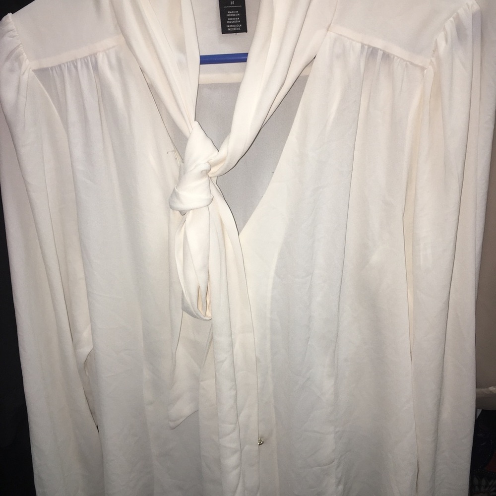 Cute blouse